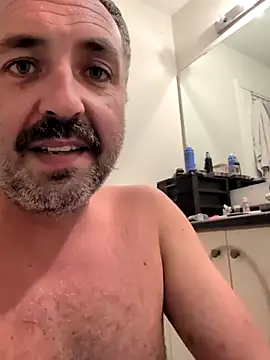 Snapshot of cloudymatt chatting on 09.18.25 cloudymatt online show from 09.18.25