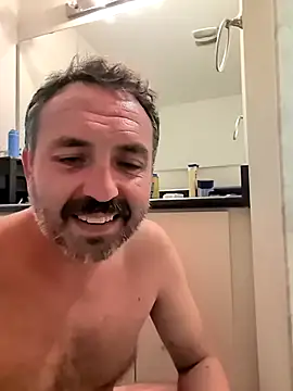 Snapshot of cloudymatt chatting on 09.24.25 cloudymatt online show from 09.24.25