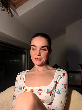 Snapshot of RosieCheexxxxxx chatting on 10.16.25 RosieCheexxxxxx online show from 10.16.25