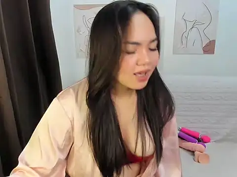 Snapshot of expnsivecandy chatting on 11.04.25 expnsivecandy online show from 11.04.25