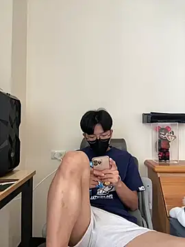 Snapshot of Allen20y chatting on 07.18.26 Allen20y online show from 07.18.26