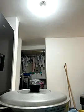 Valen1800 online show from 11.20.25