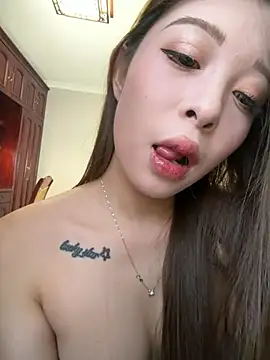 Snapshot of tuanzi125216 chatting on 01.09.26 tuanzi125216 online show from 01.09.26