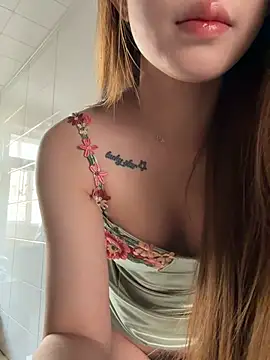 Snapshot of tuanzi125216 chatting on 03.08.26 tuanzi125216 online show from 03.08.26