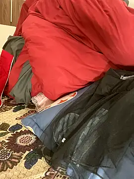 Snapshot of Mussia91 chatting on 11.17.25 Mussia91 online show from 11.17.25