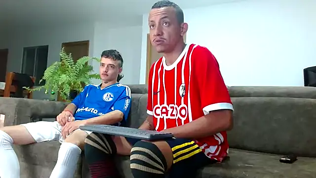 Snapshot of skinny23cm chatting on 12.14.24 skinny23cm online show from 12.14.24