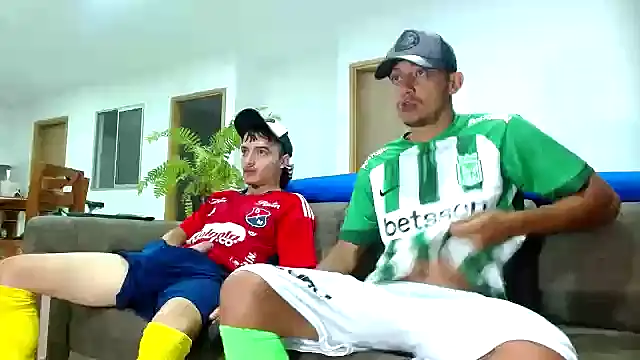 Snapshot of skinny23cm chatting on 01.23.25 skinny23cm online show from 01.23.25