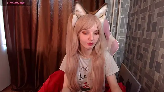 Snapshot of Madelaineses chatting on 03.21.26 Madelaineses online show from 03.21.26