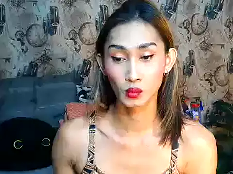 Snapshot of youarea_dreamer chatting on 12.15.25 youarea dreamer online show from 12.15.25