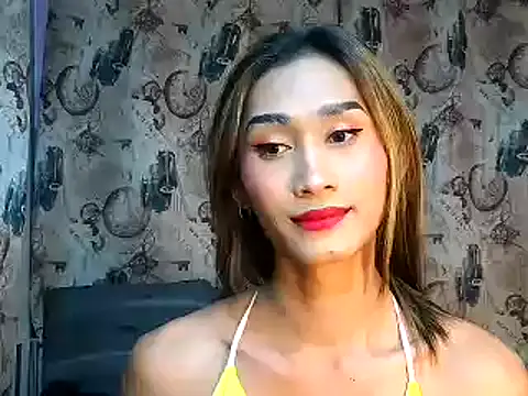 Snapshot of youarea_dreamer chatting on 12.16.25 youarea dreamer online show from 12.16.25