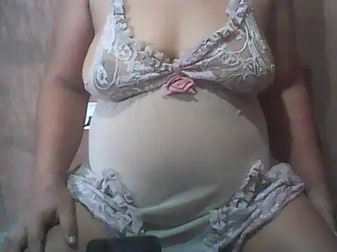 Snapshot of Azrielxx05 chatting on 10.10.25 Azrielxx05 online show from 10.10.25