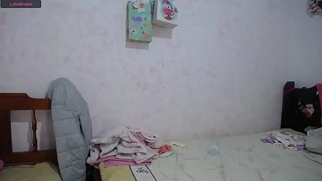 Snapshot of Pregnant_Kloe chatting on 01.10.26 Pregnant Kloe online show from 01.10.26