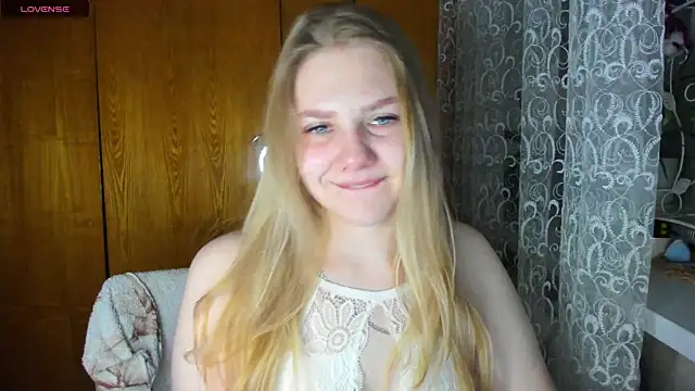 Snapshot of AlinaMors chatting on 12.02.25 AlinaMors online show from 12.02.25