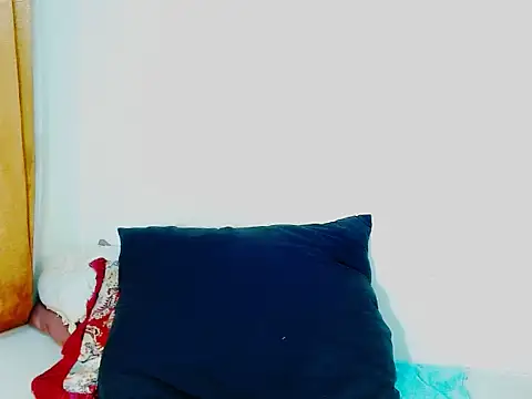 Snapshot of Love-Racheal75 chatting on 10.15.25 Love-Racheal75 online show from 10.15.25