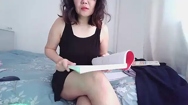 sakuradelreina online show from 11.03.25