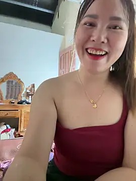 Moan Mary online show from 10.12.25