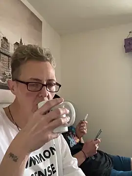 Curvy-Jinx online show from 12.23.25