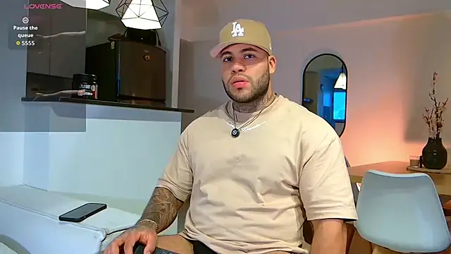 Snapshot of Michael_Salens chatting on 10.17.25 Michael Salens online show from 10.17.25