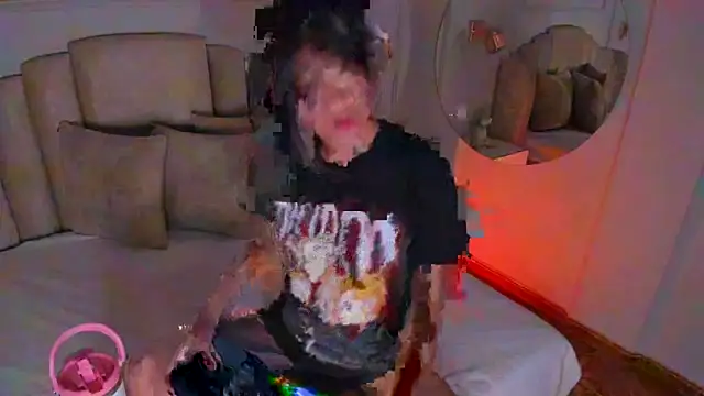 Snapshot of mia_kisses2 chatting on 10.26.25 mia kisses2 online show from 10.26.25