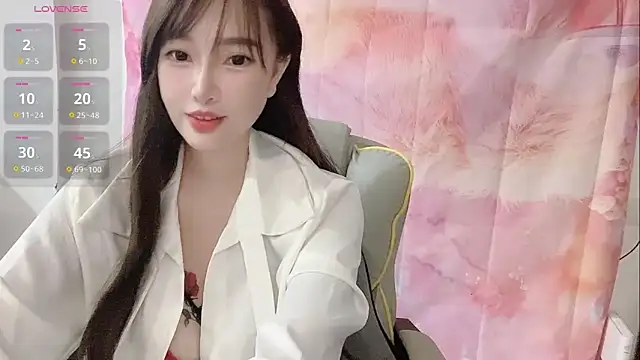 Snapshot of Crush-7ii chatting on 10.02.25 Crush-7ii online show from 10.02.25