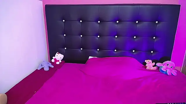 Snapshot of molly_curvyhot chatting on 02.10.26 molly curvyhot online show from 02.10.26