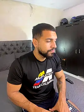 Snapshot of vincentjaxon chatting on 09.11.25 vincentjaxon online show from 09.11.25