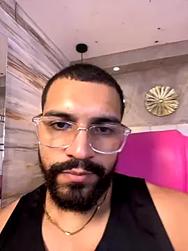 Snapshot of vincentjaxon chatting on 09.24.25 vincentjaxon online show from 09.24.25