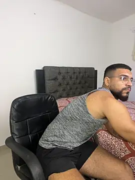 Snapshot of vincentjaxon chatting on 11.14.25 vincentjaxon online show from 11.14.25