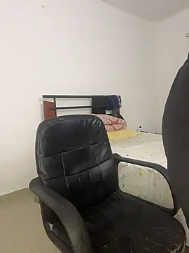 Snapshot of vincentjaxon chatting on 11.21.25 vincentjaxon online show from 11.21.25