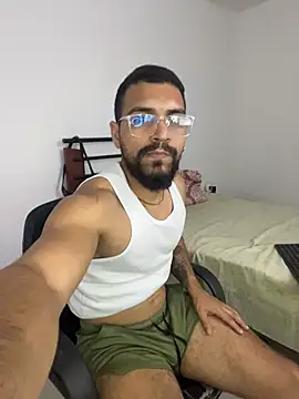 Snapshot of vincentjaxon chatting on 11.23.25 vincentjaxon online show from 11.23.25