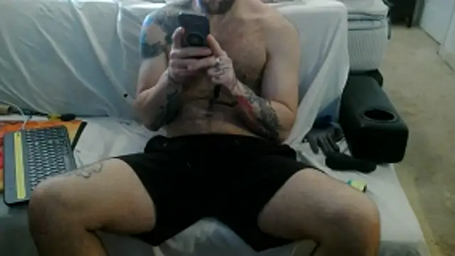 Luv2SuckBWC92 online show from 10.24.25