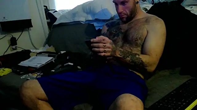 Luv2SuckBWC92 online show from 12.05.25