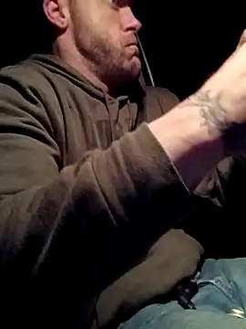 Luv2SuckBWC92 online show from 12.18.25