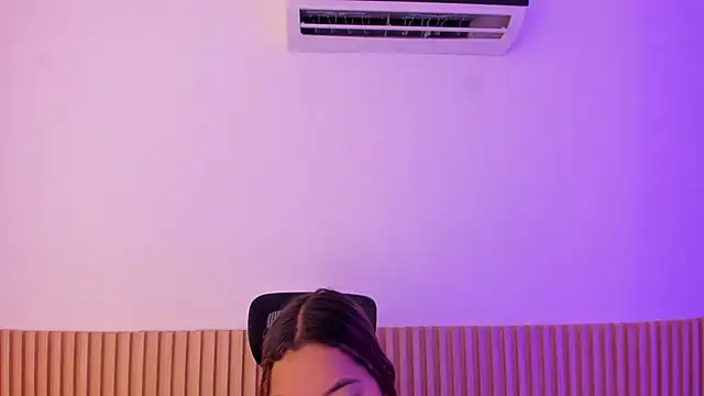 Snapshot of OliviaSweett chatting on 09.14.25 OliviaSweett online show from 09.14.25