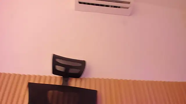 Snapshot of OliviaSweett chatting on 09.18.25 OliviaSweett online show from 09.18.25