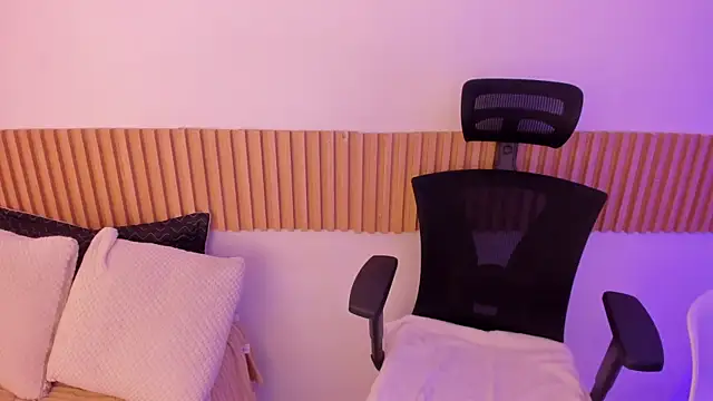 OliviaSweett online show from 10.02.25