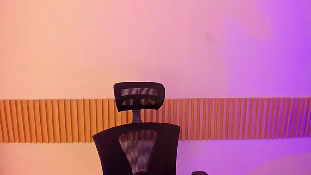 Snapshot of OliviaSweett chatting on 10.06.25 OliviaSweett online show from 10.06.25