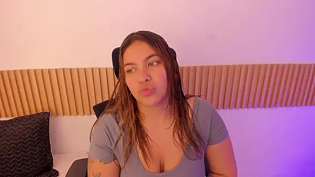 Snapshot of OliviaSweett chatting on 10.30.25 OliviaSweett online show from 10.30.25