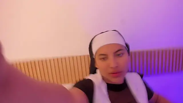 Snapshot of OliviaSweett chatting on 10.31.25 OliviaSweett online show from 10.31.25