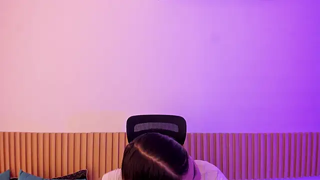 Snapshot of OliviaSweett chatting on 11.02.25 OliviaSweett online show from 11.02.25