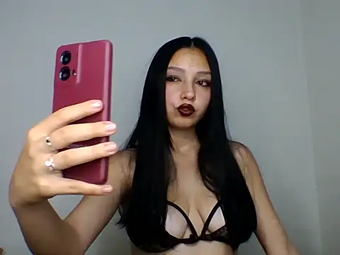 Snapshot of babyenyell chatting on 11.02.25 babyenyell online show from 11.02.25