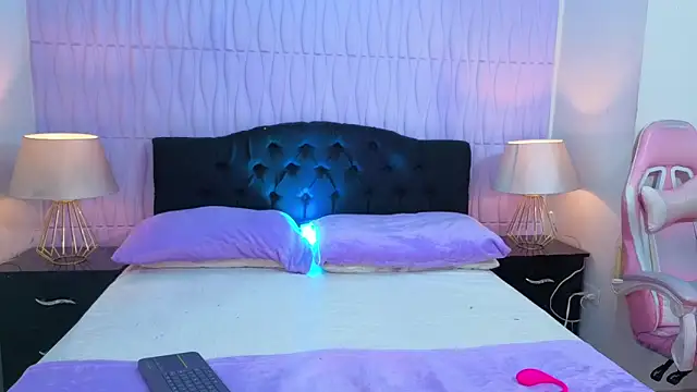 Snapshot of LilaRoussexx chatting on 11.11.25 LilaRoussexx online show from 11.11.25