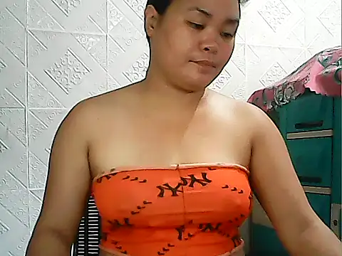 CreamyPussy4uxx online show from 04.28.26