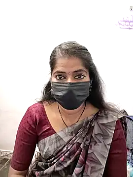 Snapshot of tamil_Sigappu_Roja chatting on 10.28.25 tamil Sigappu Roja online show from 10.28.25