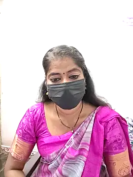 Snapshot of tamil_Sigappu_Roja chatting on 10.31.25 tamil Sigappu Roja online show from 10.31.25