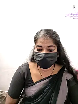 Snapshot of tamil_Sigappu_Roja chatting on 11.19.25 tamil Sigappu Roja online show from 11.19.25