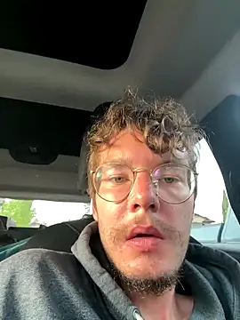 Snapshot of Hungboxer69 chatting on 09.23.25 Hungboxer69 online show from 09.23.25