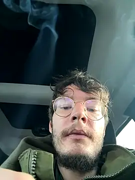 Snapshot of Hungboxer69 chatting on 10.13.25 Hungboxer69 online show from 10.13.25