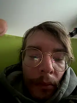 Snapshot of Hungboxer69 chatting on 10.24.25 Hungboxer69 online show from 10.24.25