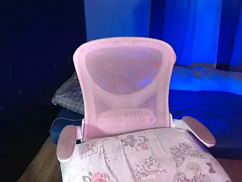 Snapshot of kiamiller_x chatting on 01.08.26 kiamiller x online show from 01.08.26